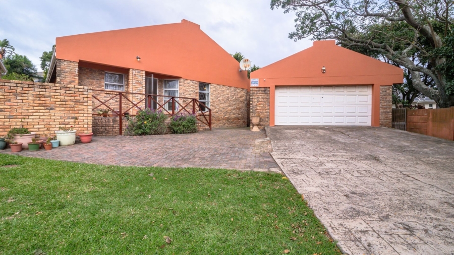 3 Bedroom Property for Sale in Beacon Bay Eastern Cape